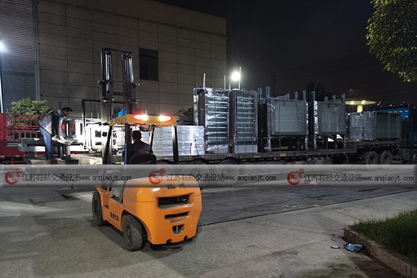 宿遷候車(chē)亭作為全國候車(chē)亭制造基地