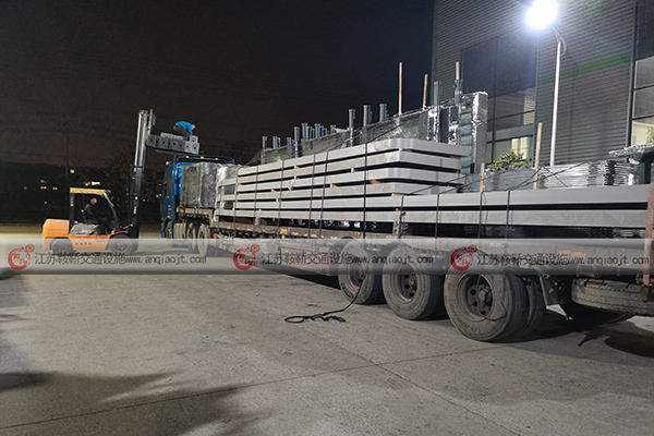 宿遷候車(chē)亭作為全國候車(chē)亭制造基地