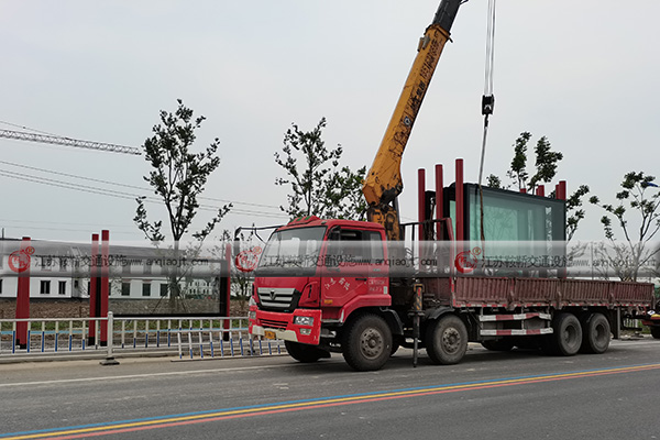 候車(chē)亭廠(chǎng)家的選擇需要注意選擇正規優(yōu)質(zhì)的廠(chǎng)家進(jìn)行安裝