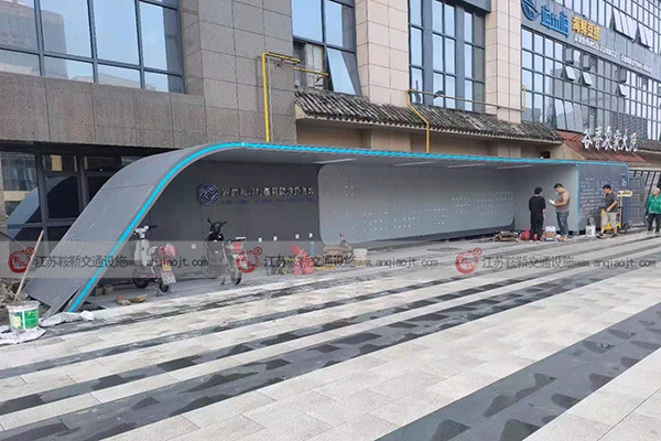 現代候車(chē)亭需要具備哪些功能