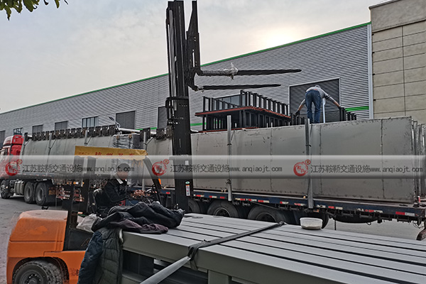 制作候車(chē)亭材質(zhì)都要保證候車(chē)亭的基本功能