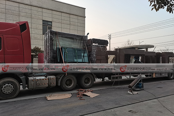 選擇不銹鋼候車(chē)亭生產(chǎn)廠(chǎng)家注意事項